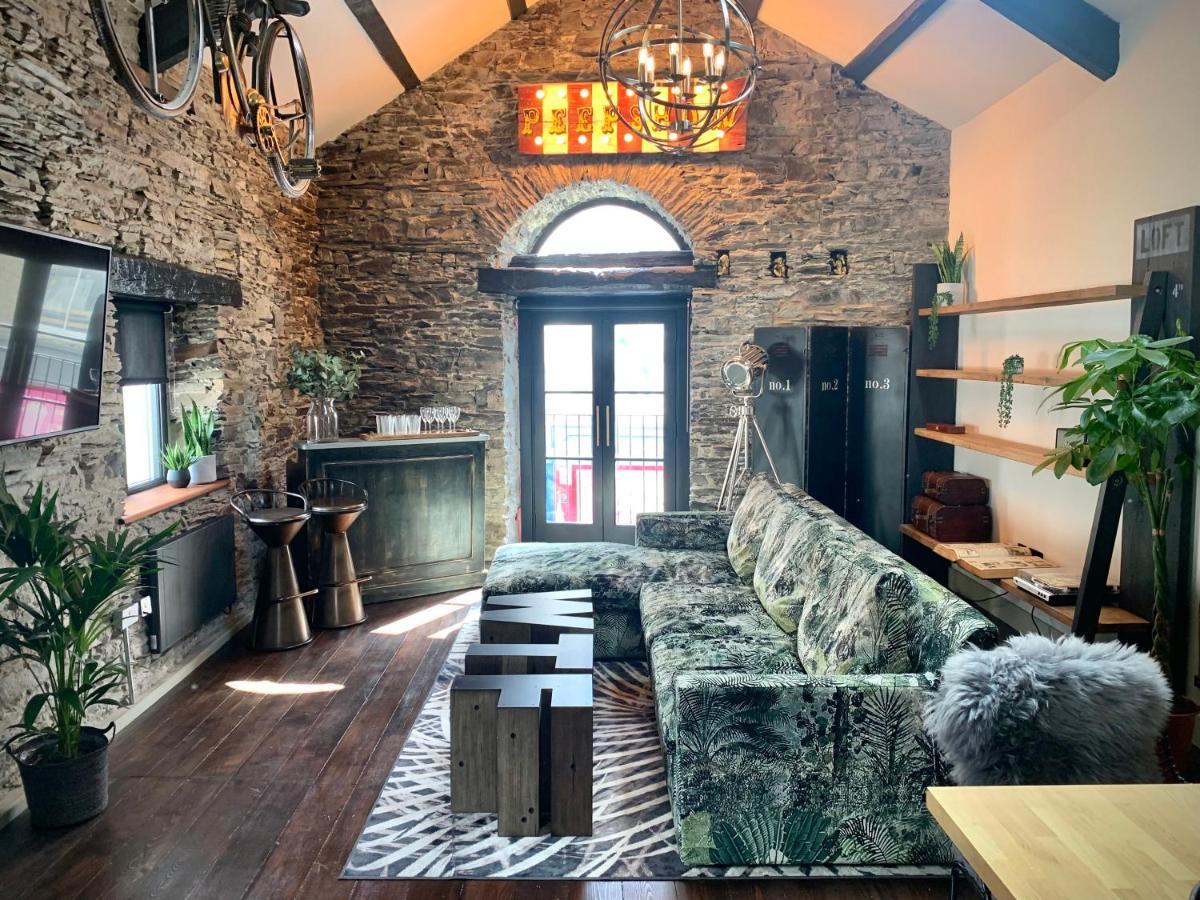 Loft 11 Stunning Luxury Nyc Loft Style Interior Designed 2Bd Apartment Excellent City Centre Location Mezzanine Cinema Room Designer Furniture Amazing Space 더글러스 외부 사진