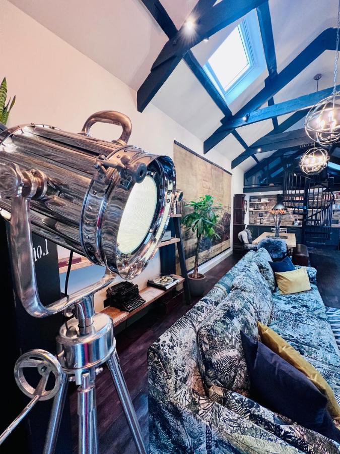 Loft 11 Stunning Luxury Nyc Loft Style Interior Designed 2Bd Apartment Excellent City Centre Location Mezzanine Cinema Room Designer Furniture Amazing Space 더글러스 외부 사진