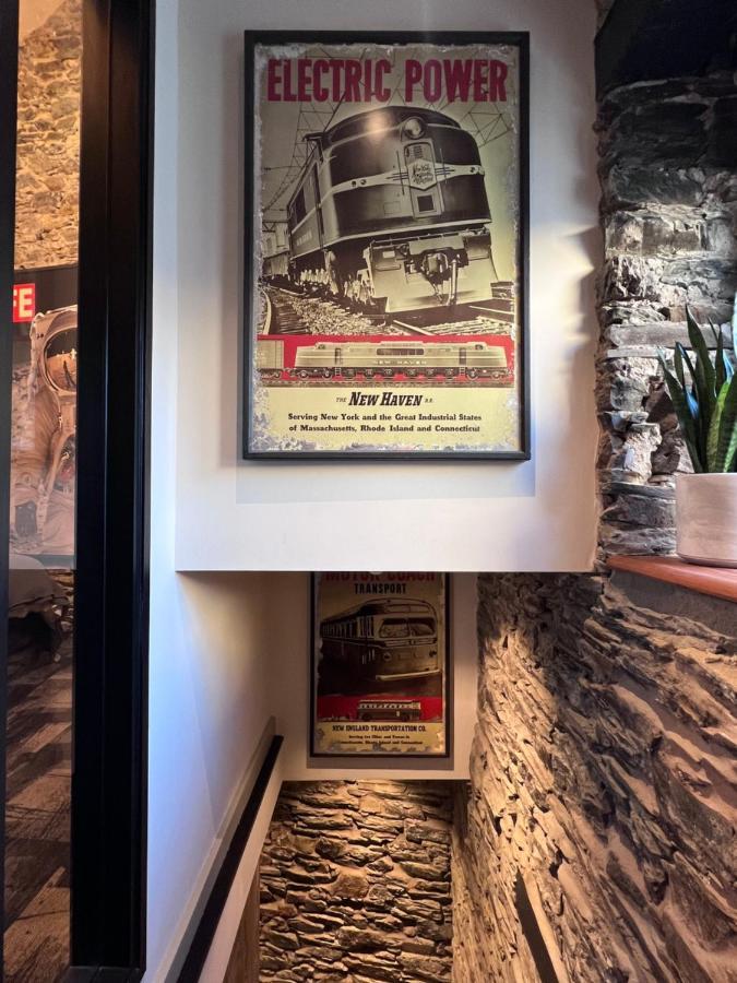 Loft 11 Stunning Luxury Nyc Loft Style Interior Designed 2Bd Apartment Excellent City Centre Location Mezzanine Cinema Room Designer Furniture Amazing Space 더글러스 외부 사진