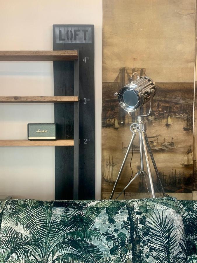 Loft 11 Stunning Luxury Nyc Loft Style Interior Designed 2Bd Apartment Excellent City Centre Location Mezzanine Cinema Room Designer Furniture Amazing Space 더글러스 외부 사진