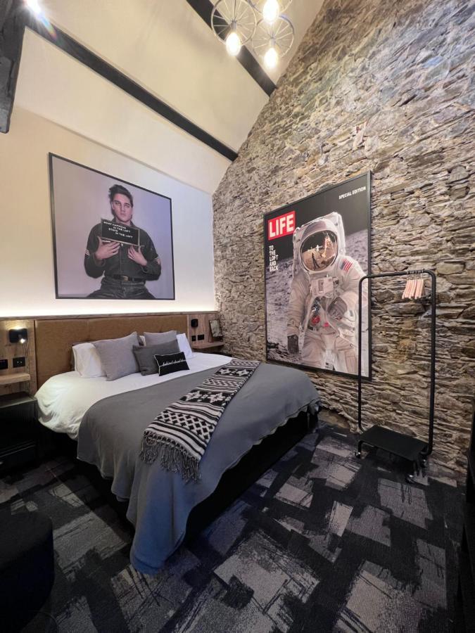 Loft 11 Stunning Luxury Nyc Loft Style Interior Designed 2Bd Apartment Excellent City Centre Location Mezzanine Cinema Room Designer Furniture Amazing Space 더글러스 외부 사진
