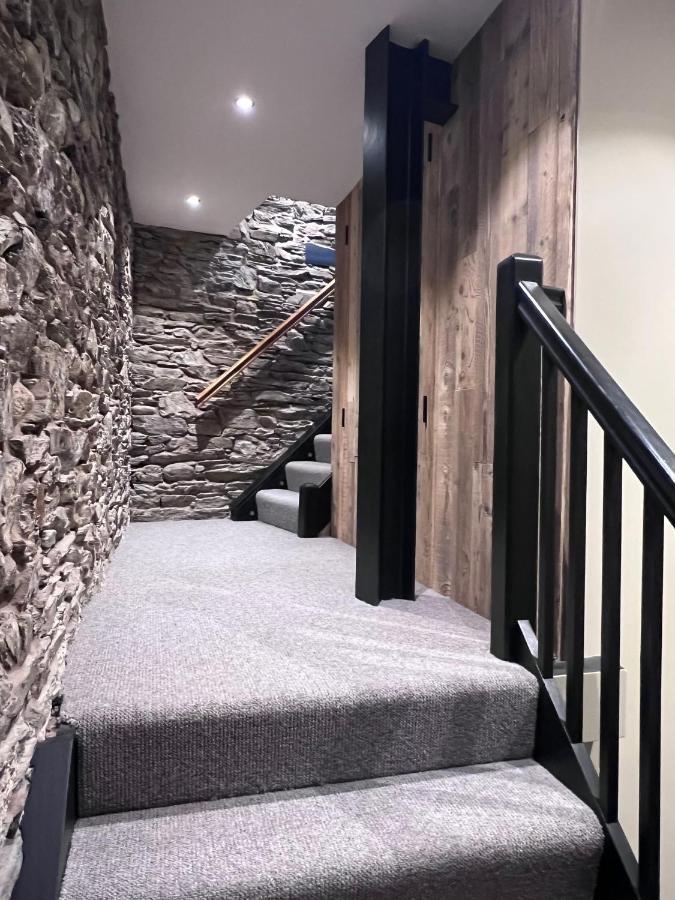 Loft 11 Stunning Luxury Nyc Loft Style Interior Designed 2Bd Apartment Excellent City Centre Location Mezzanine Cinema Room Designer Furniture Amazing Space 더글러스 외부 사진